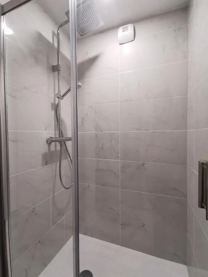 Apartment Le Temps D'Une Pause, Jacuzzi Et Table De Massage Saint-Maurice-l'Exil