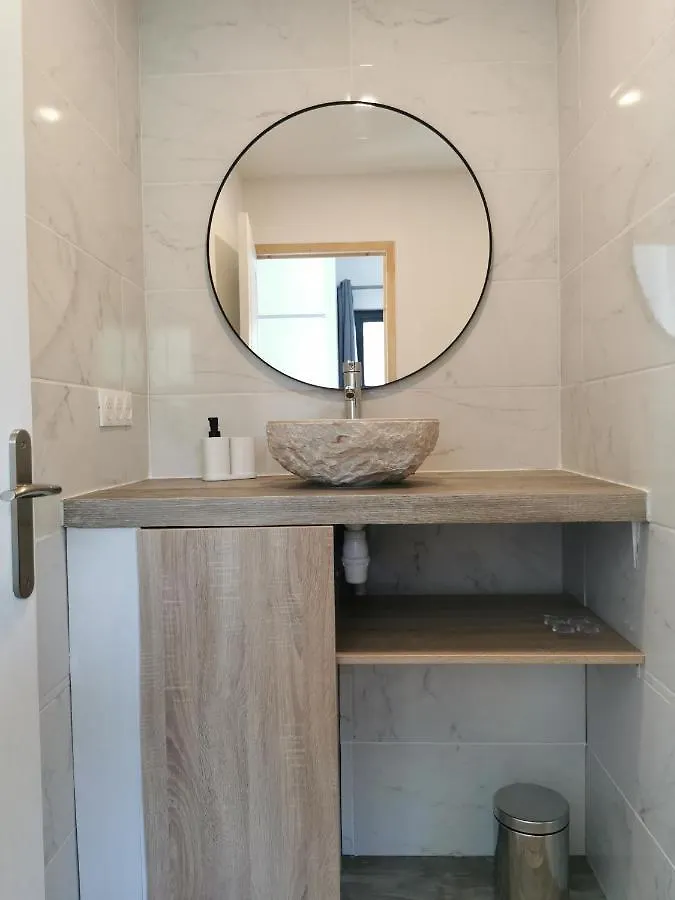 Le Temps D'Une Pause, Jacuzzi Et Table De Massage Saint-Maurice-l'Exil Apartment