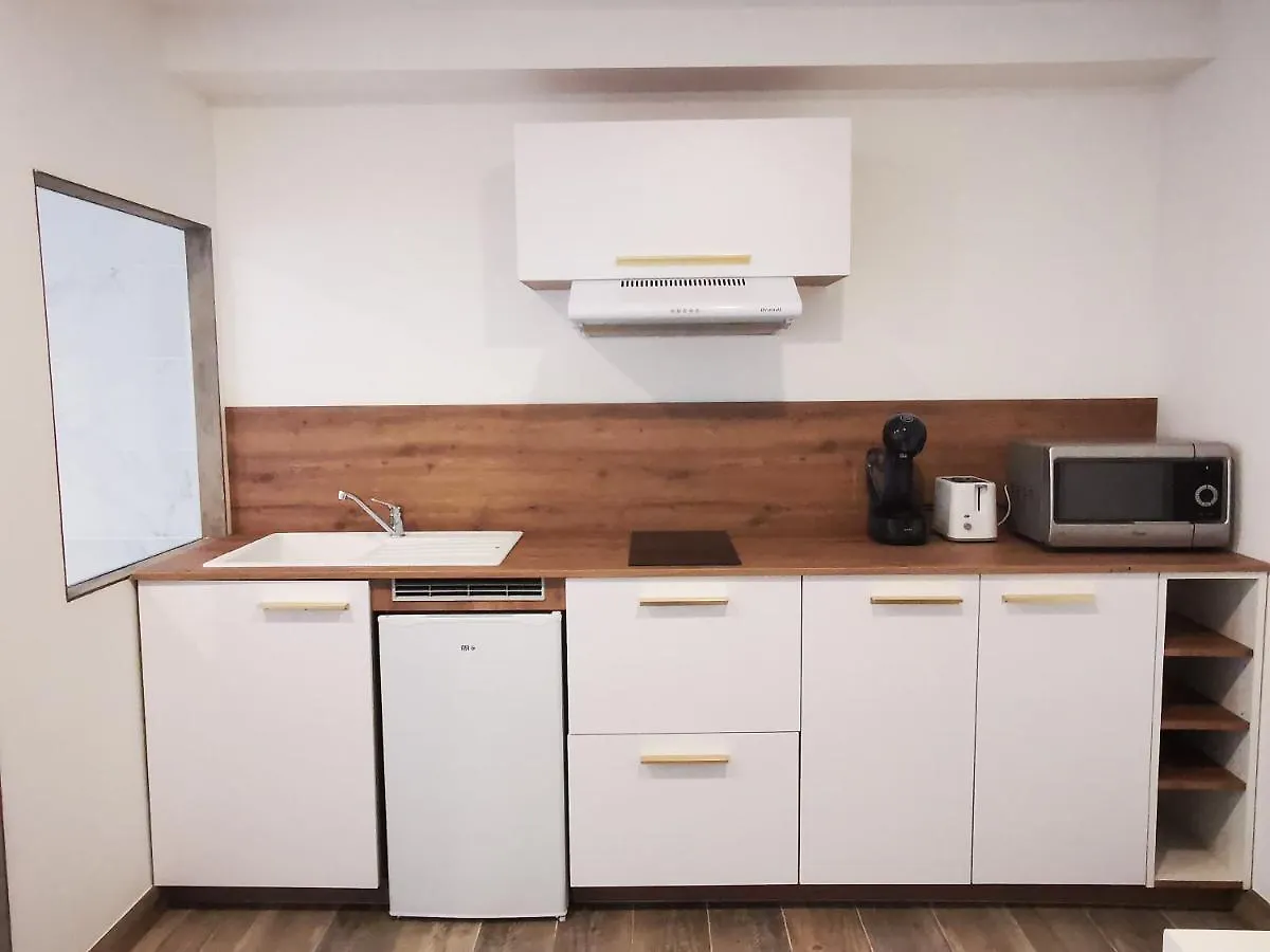Apartment Le Temps D'Une Pause, Jacuzzi Et Table De Massage Saint-Maurice-l'Exil